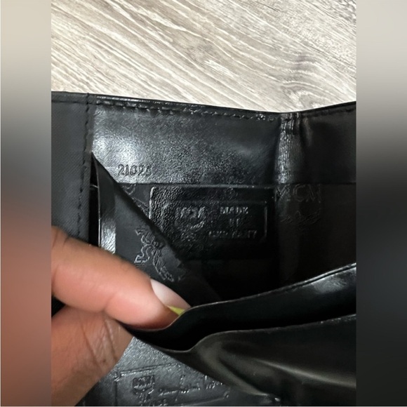 MCM Multi Snap Wallet Made in Germany Special Edition NWOT with COA and dustbag - Picture 6 of 10